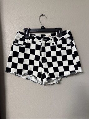 B1/2 Altard State women’s Black/White Checkered Denim Shorts Size Medium